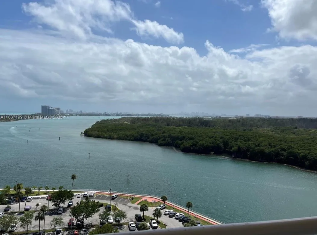 400 Kings Point Dr 309, Sunny Isles Beach, Florida, Sunny Isles Beach, Florida 33160, 1 Bedroom Bedrooms, ,1 BathroomBathrooms,Residential Lease,For Rent,400 Kings Point Dr 309, Sunny Isles Beach, Florida,A11837199