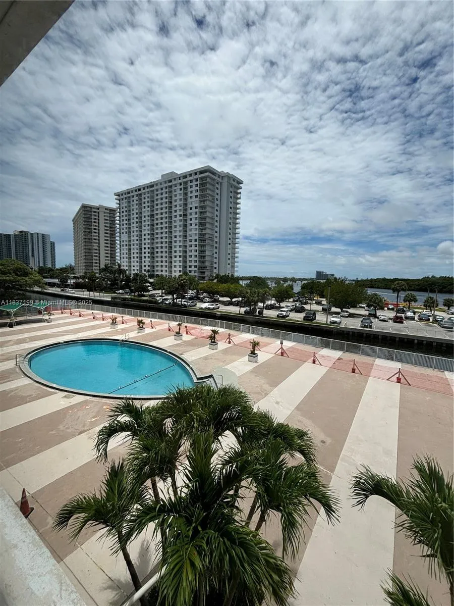 400 Kings Point Dr 309, Sunny Isles Beach, Florida, Sunny Isles Beach, Florida 33160, 1 Bedroom Bedrooms, ,1 BathroomBathrooms,Residential Lease,For Rent,400 Kings Point Dr 309, Sunny Isles Beach, Florida,A11837199