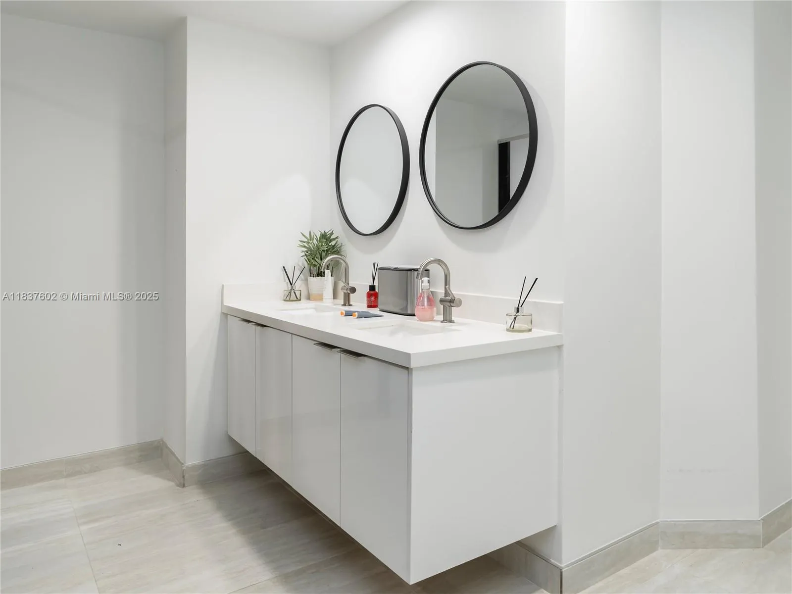 1355 Alton Road, Miami Beach, Florida 33139, Miami Beach, Florida 33139, ,Commercial Lease,For Rent,1355 Alton Road, Miami Beach, Florida 33139,A11837602