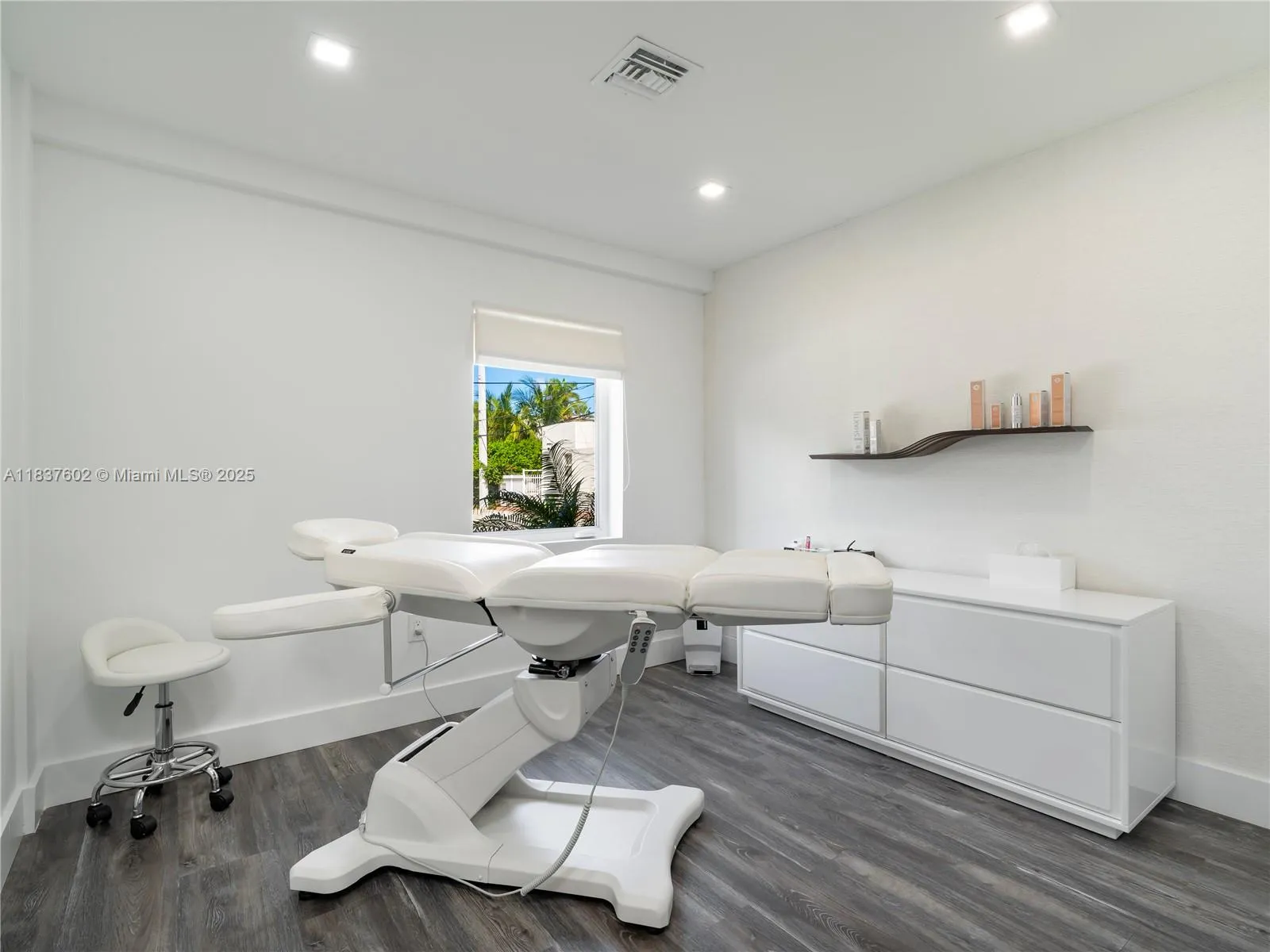 1355 Alton Road, Miami Beach, Florida 33139, Miami Beach, Florida 33139, ,Commercial Lease,For Rent,1355 Alton Road, Miami Beach, Florida 33139,A11837602