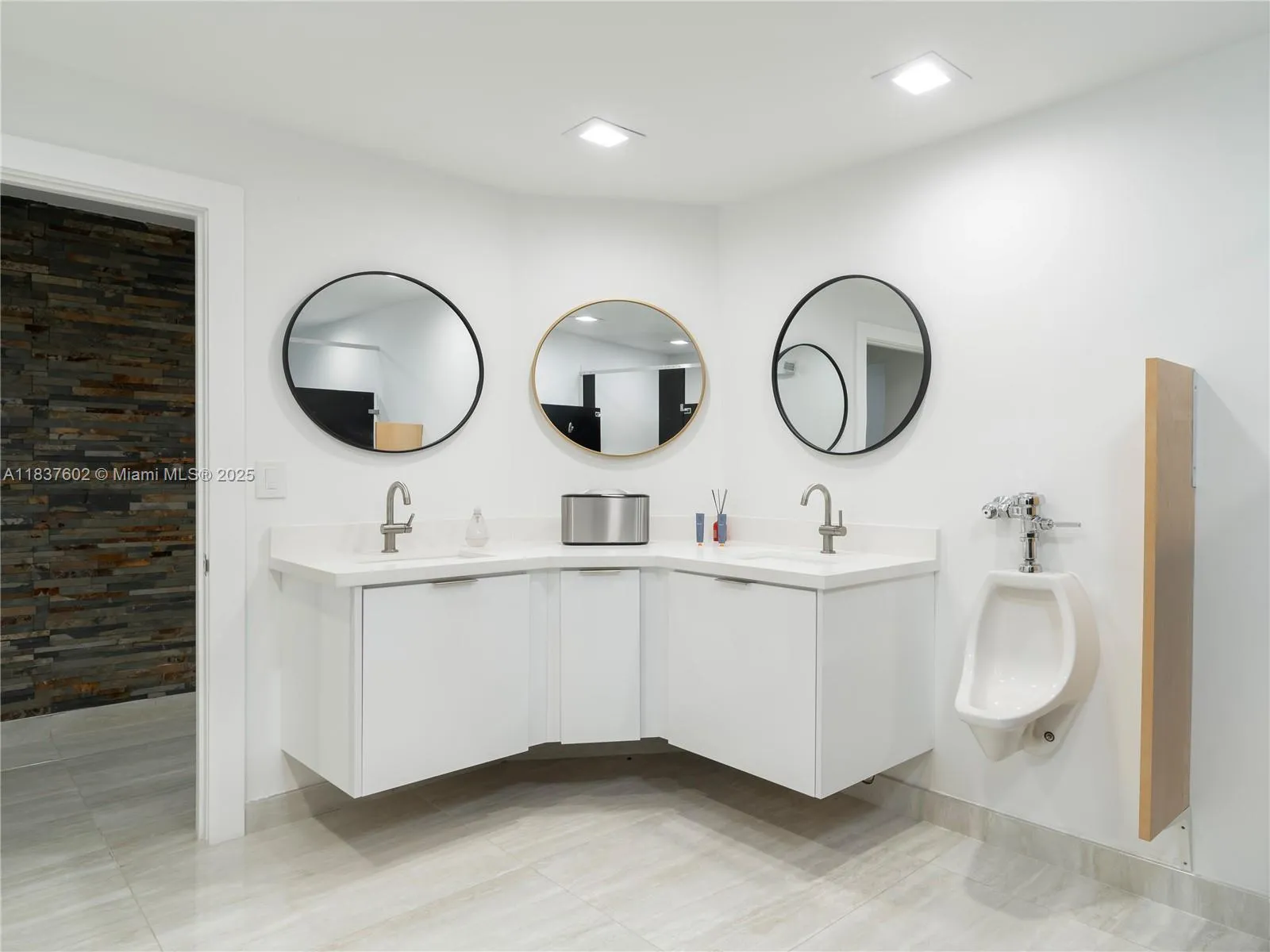 1355 Alton Road, Miami Beach, Florida 33139, Miami Beach, Florida 33139, ,Commercial Lease,For Rent,1355 Alton Road, Miami Beach, Florida 33139,A11837602