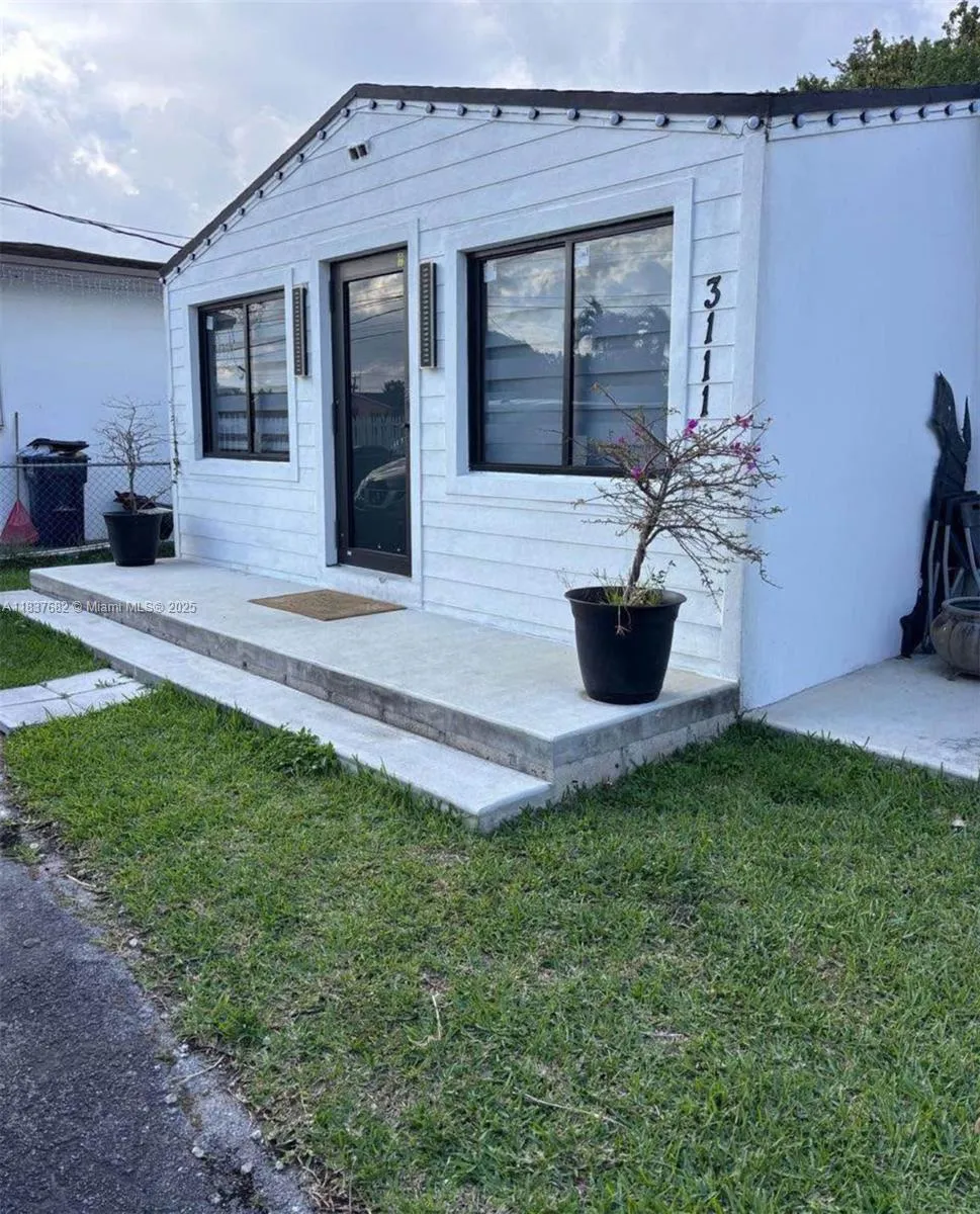 Miami, Florida 33142, 2 Bedrooms Bedrooms, ,2 BathroomsBathrooms,Residential Lease,For Rent,A11837682