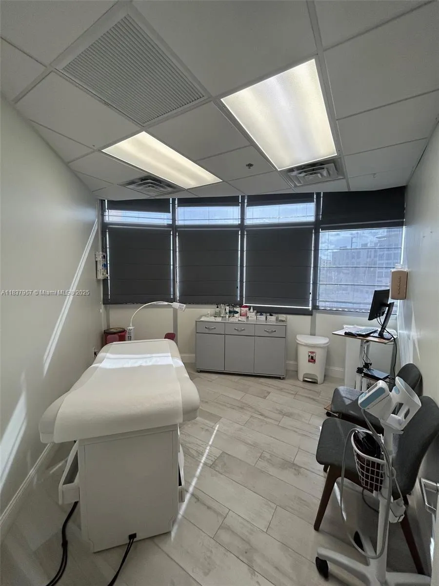 South Miami, Florida 33143, ,Commercial Lease,For Rent,A11837957