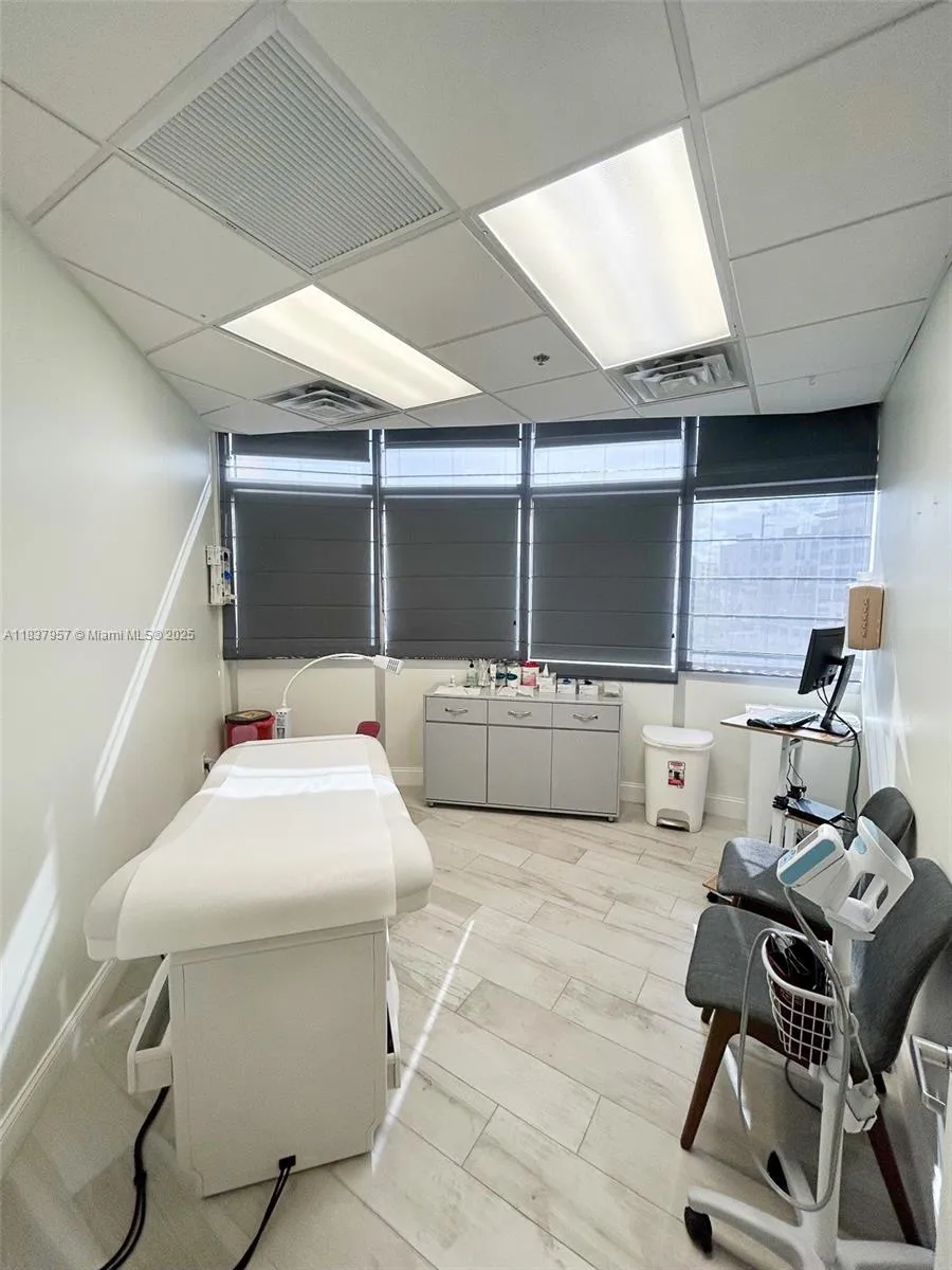 South Miami, Florida 33143, ,Commercial Lease,For Rent,A11837957