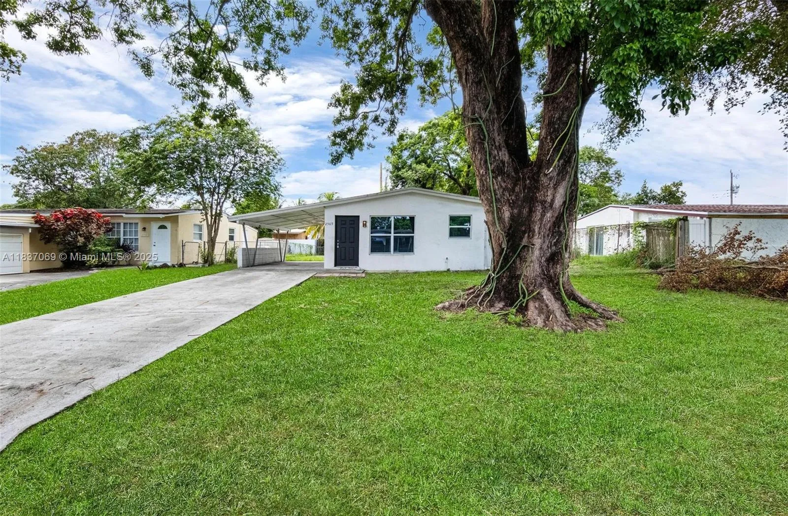 2569 Nw 61st Ave, Margate, Florida 33063, Margate, Florida 33063, 3 Bedrooms Bedrooms, 5 Rooms Rooms,2 BathroomsBathrooms,Residential,For Sale,2569 Nw 61st Ave, Margate, Florida 33063,A11837069