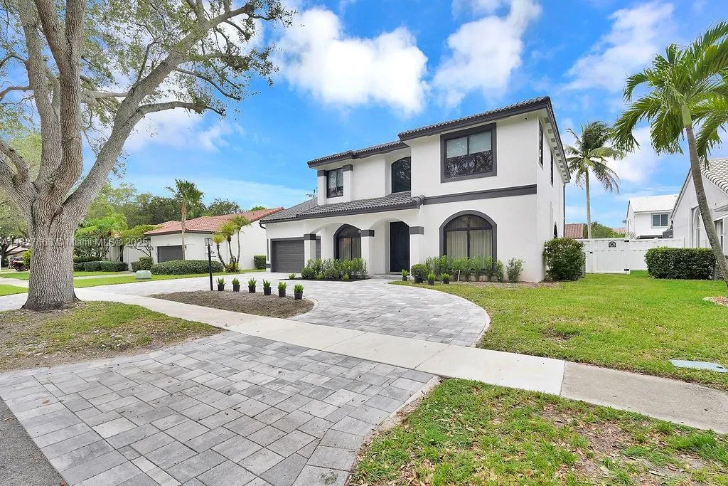 10746 Charleston Pl, Cooper City, Florida 33026, Cooper City, Florida 33026, 4 Bedrooms Bedrooms, ,3 BathroomsBathrooms,Residential,For Sale,10746 Charleston Pl, Cooper City, Florida 33026,A11827663