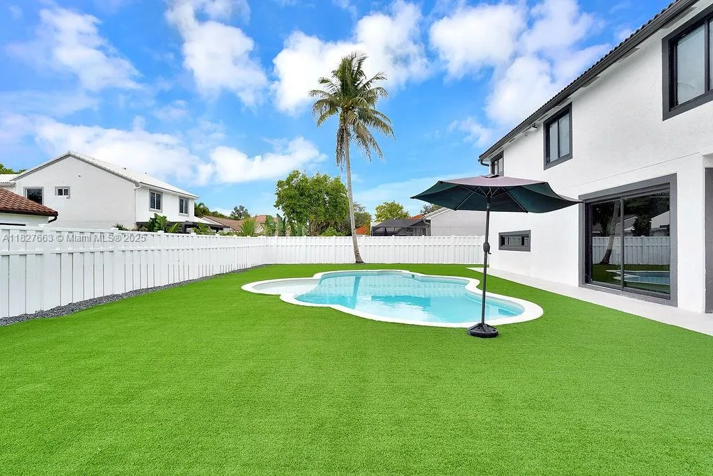 10746 Charleston Pl, Cooper City, Florida 33026, Cooper City, Florida 33026, 4 Bedrooms Bedrooms, ,3 BathroomsBathrooms,Residential,For Sale,10746 Charleston Pl, Cooper City, Florida 33026,A11827663