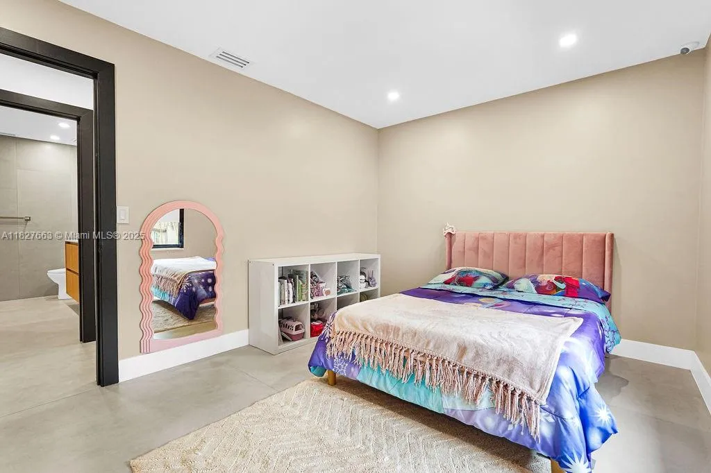 10746 Charleston Pl, Cooper City, Florida 33026, Cooper City, Florida 33026, 4 Bedrooms Bedrooms, ,3 BathroomsBathrooms,Residential,For Sale,10746 Charleston Pl, Cooper City, Florida 33026,A11827663