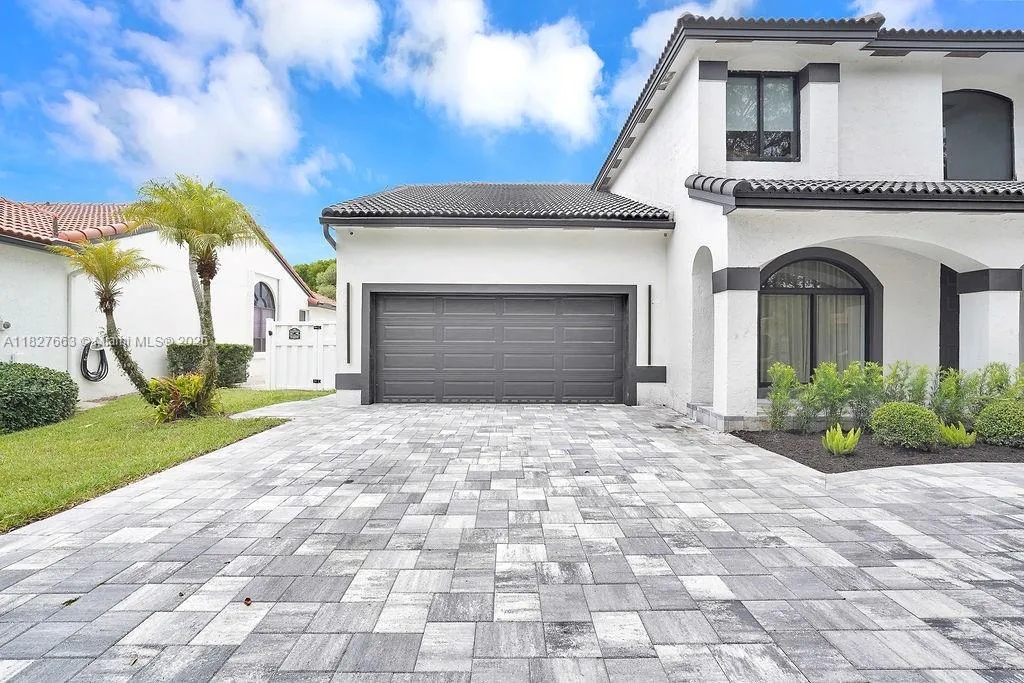 10746 Charleston Pl, Cooper City, Florida 33026, Cooper City, Florida 33026, 4 Bedrooms Bedrooms, ,3 BathroomsBathrooms,Residential,For Sale,10746 Charleston Pl, Cooper City, Florida 33026,A11827663