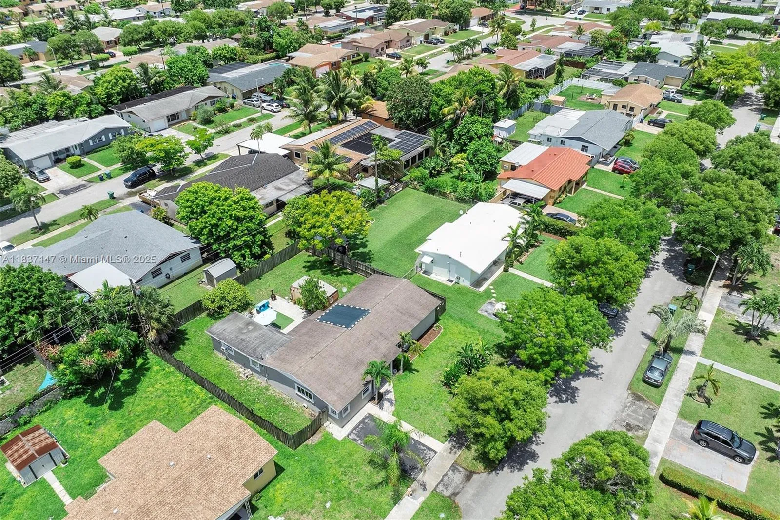 65 Ne 209th Ter, Miami Gardens, Florida 33179, Miami Gardens, Florida 33179, 2 Bedrooms Bedrooms, ,2 BathroomsBathrooms,Residential,For Sale,65 Ne 209th Ter, Miami Gardens, Florida 33179,A11837147