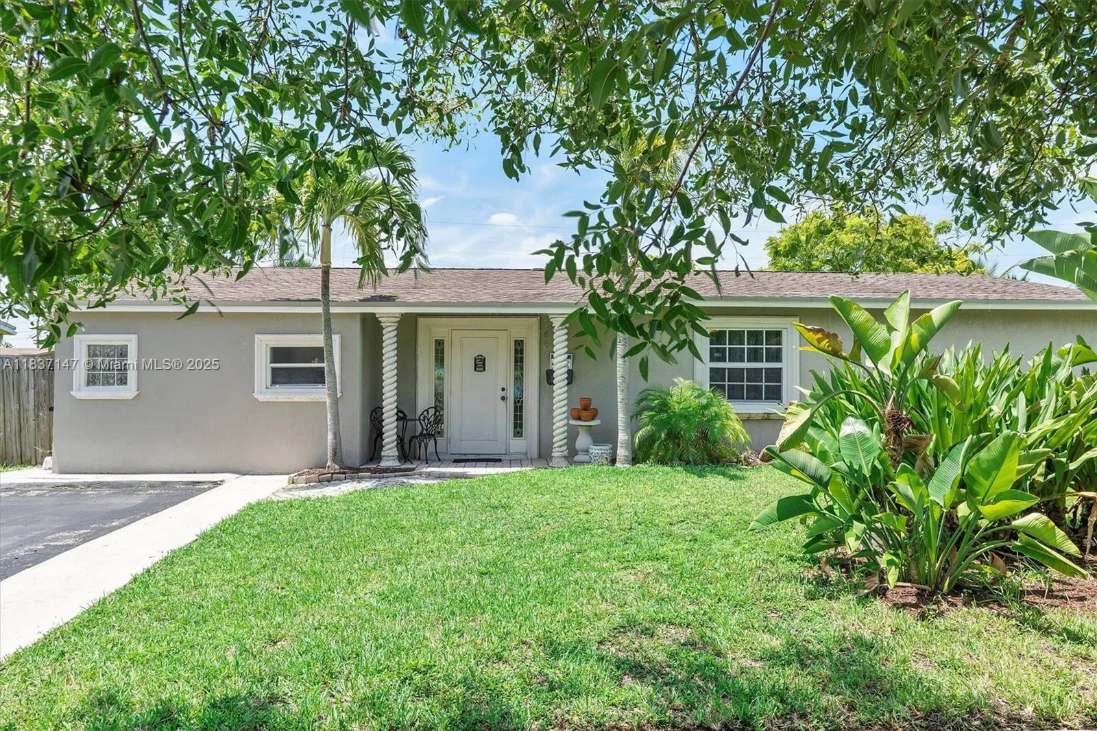 65 Ne 209th Ter, Miami Gardens, Florida 33179, Miami Gardens, Florida 33179, 2 Bedrooms Bedrooms, ,2 BathroomsBathrooms,Residential,For Sale,65 Ne 209th Ter, Miami Gardens, Florida 33179,A11837147