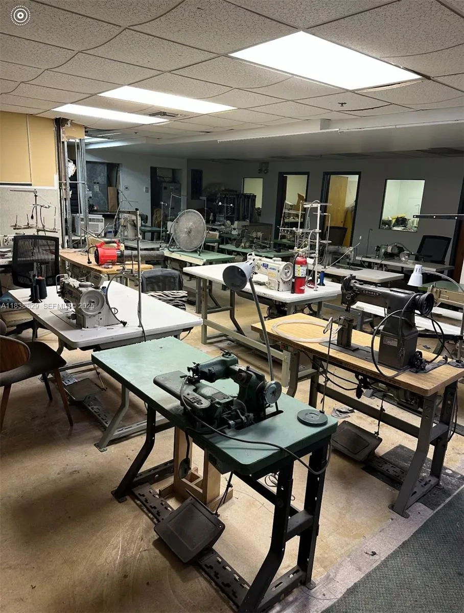 705 E 10 Ave Second Floor, Hialeah, Florida 33010, Hialeah, Florida 33010, ,Commercial Lease,For Rent,705 E 10 Ave Second Floor, Hialeah, Florida 33010,A11838829