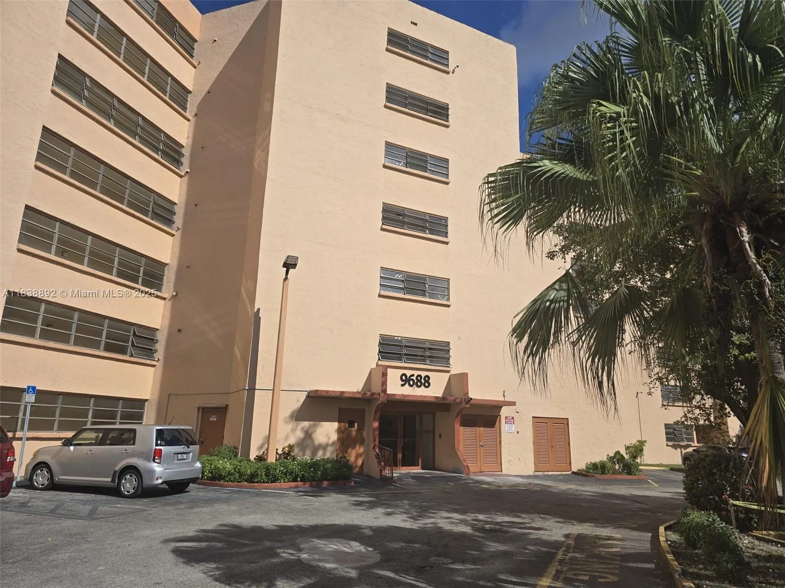 9688 Fontainebleau Blvd 409, Miami, Florida 33172, Miami, Florida 33172, ,Commercial Sale,For Sale,9688 Fontainebleau Blvd 409, Miami, Florida 33172,A11838892