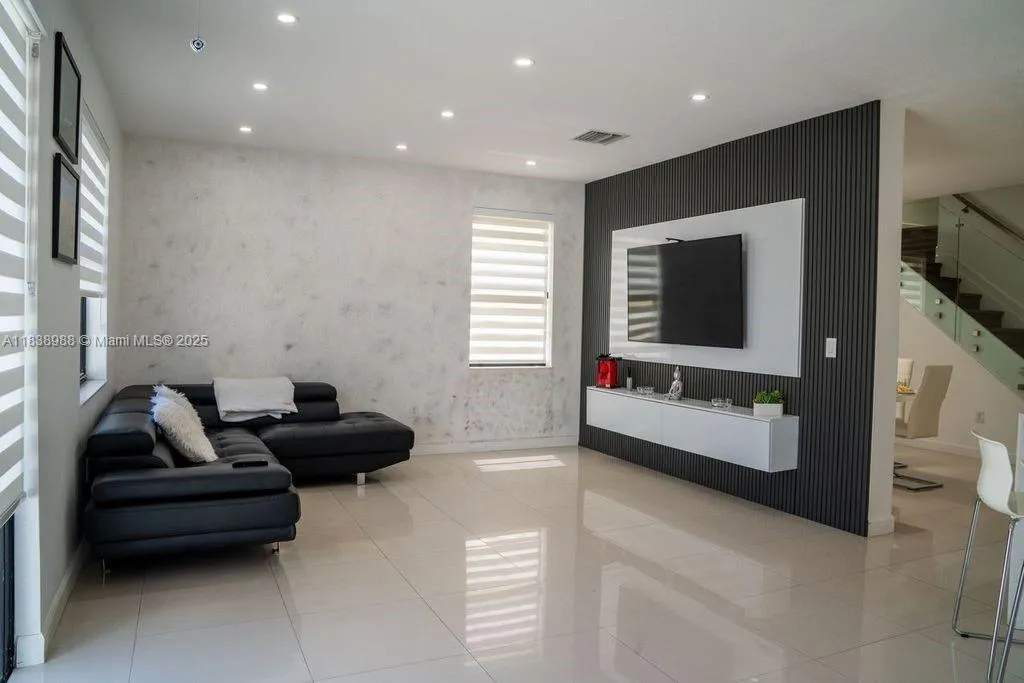 Hialeah, Florida 33018, 4 Bedrooms Bedrooms, ,3 BathroomsBathrooms,Residential,For Sale,A11838988