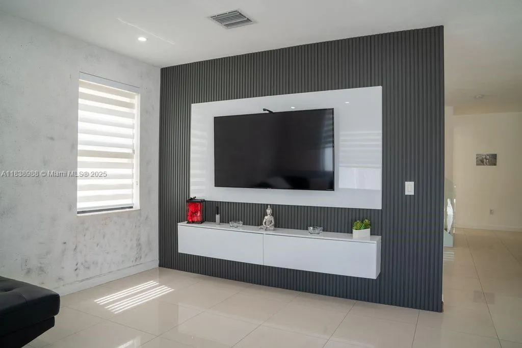 Hialeah, Florida 33018, 4 Bedrooms Bedrooms, ,3 BathroomsBathrooms,Residential,For Sale,A11838988