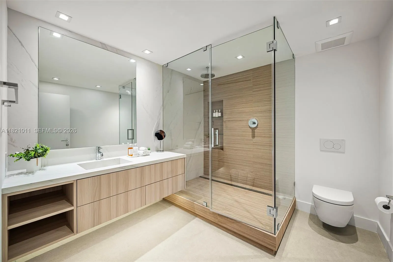 2301 Collins Ave 630, Miami Beach, Florida 33139, Miami Beach, Florida 33139, 2 Bedrooms Bedrooms, ,2 BathroomsBathrooms,Residential Lease,For Rent,2301 Collins Ave 630, Miami Beach, Florida 33139,A11821011