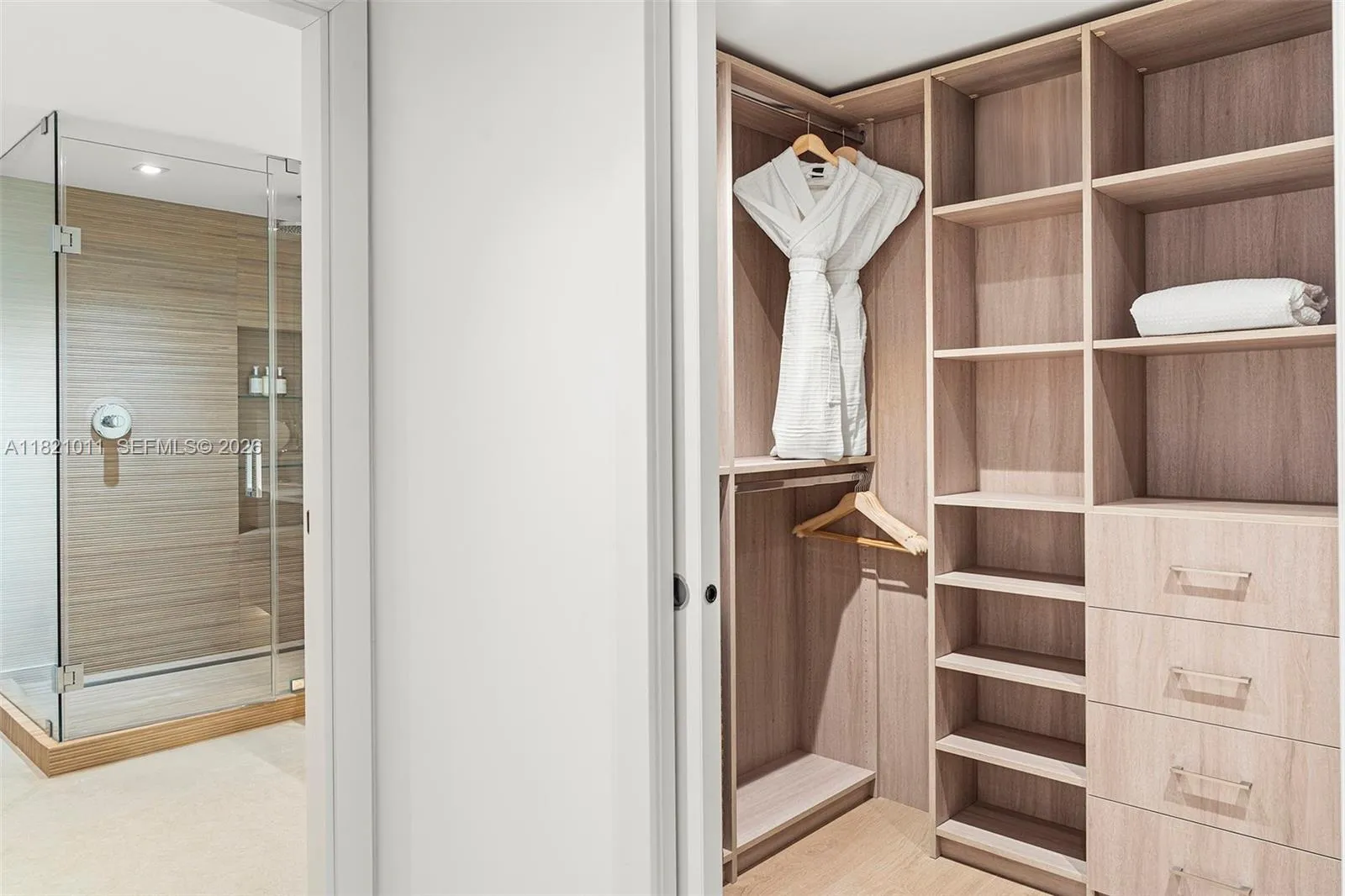 2301 Collins Ave 630, Miami Beach, Florida 33139, Miami Beach, Florida 33139, 2 Bedrooms Bedrooms, ,2 BathroomsBathrooms,Residential Lease,For Rent,2301 Collins Ave 630, Miami Beach, Florida 33139,A11821011