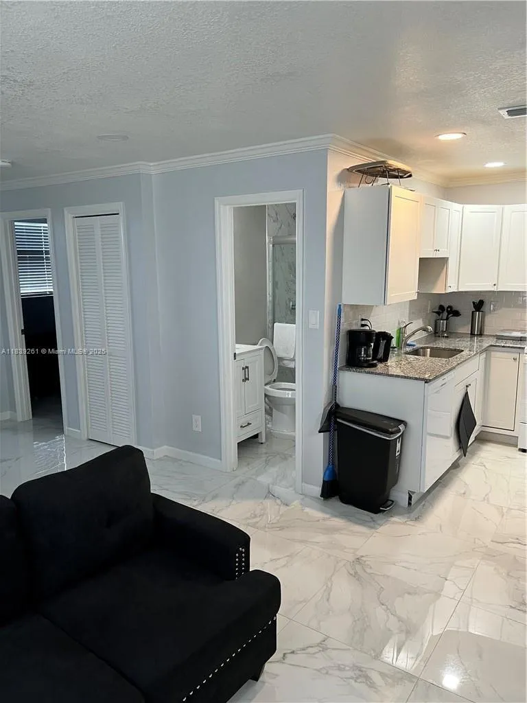 2240 Simms St, Hollywood, Florida 33020, Hollywood, Florida 33020, ,Residential Income,For Sale,2240 Simms St, Hollywood, Florida 33020,A11839261