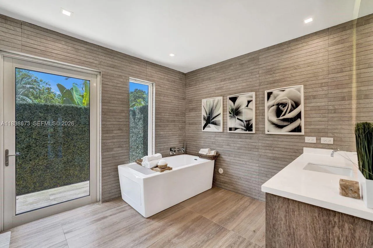 2914 Medinah, Weston, Florida 33332, Weston, Florida 33332, 7 Bedrooms Bedrooms, 1 Room Rooms,5 BathroomsBathrooms,Residential,For Sale,2914 Medinah, Weston, Florida 33332,A11838673