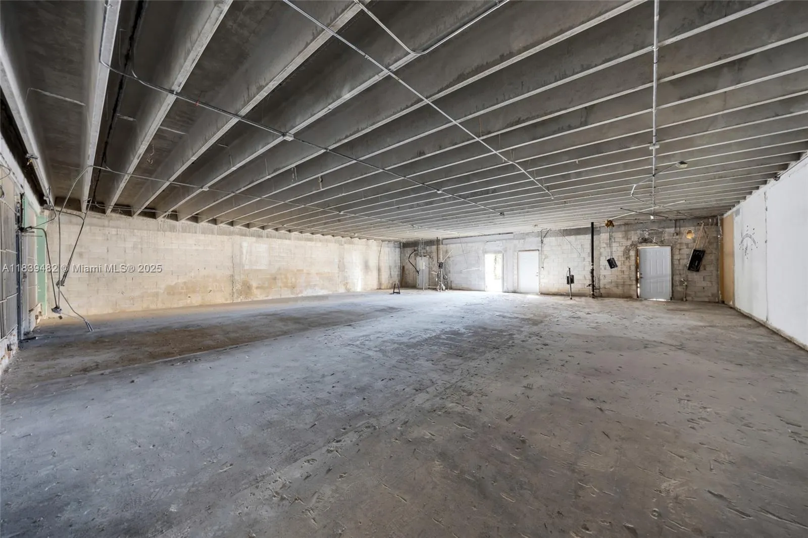 1554 W Flagler St, Miami, Florida 33135, Miami, Florida 33135, ,Commercial Lease,For Rent,1554 W Flagler St, Miami, Florida 33135,A11839482