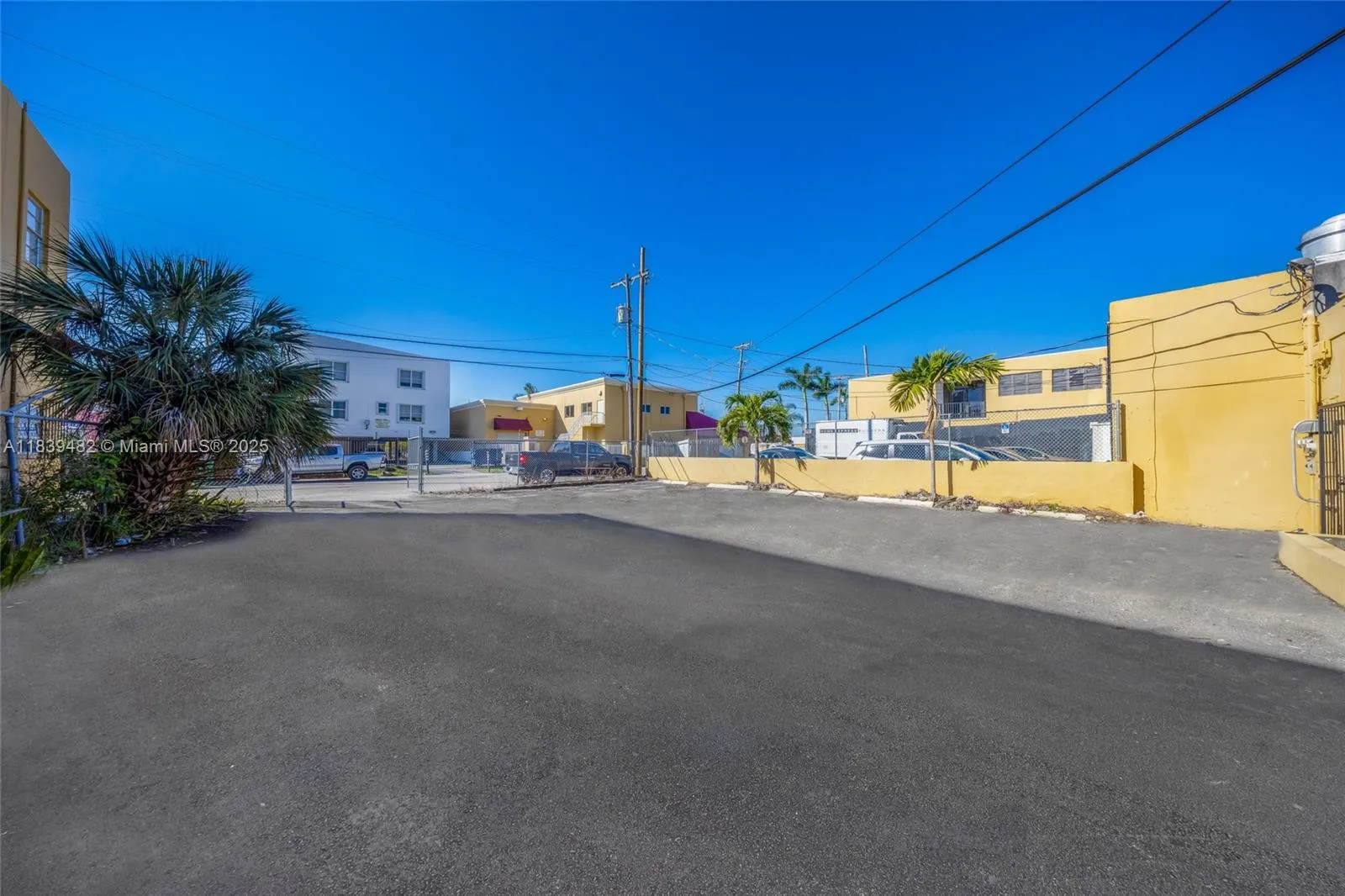 1554 W Flagler St, Miami, Florida 33135, Miami, Florida 33135, ,Commercial Lease,For Rent,1554 W Flagler St, Miami, Florida 33135,A11839482