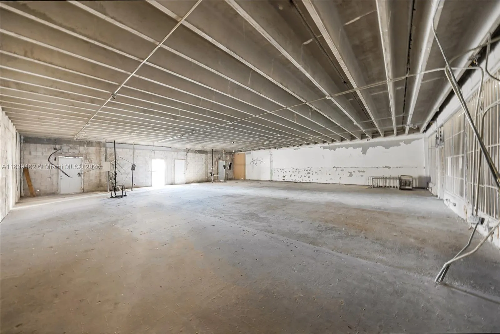 1554 W Flagler St, Miami, Florida 33135, Miami, Florida 33135, ,Commercial Lease,For Rent,1554 W Flagler St, Miami, Florida 33135,A11839482