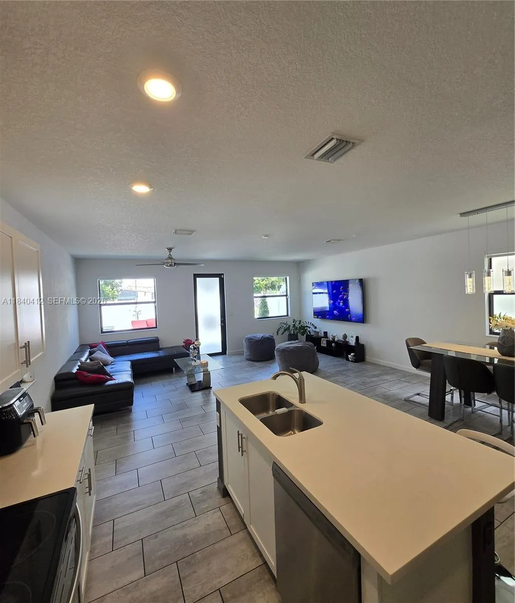 3419 W 109th Pl, Hialeah, Florida 33018, Hialeah, Florida 33018, 4 Bedrooms Bedrooms, ,3 BathroomsBathrooms,Residential,For Sale,3419 W 109th Pl, Hialeah, Florida 33018,A11840412