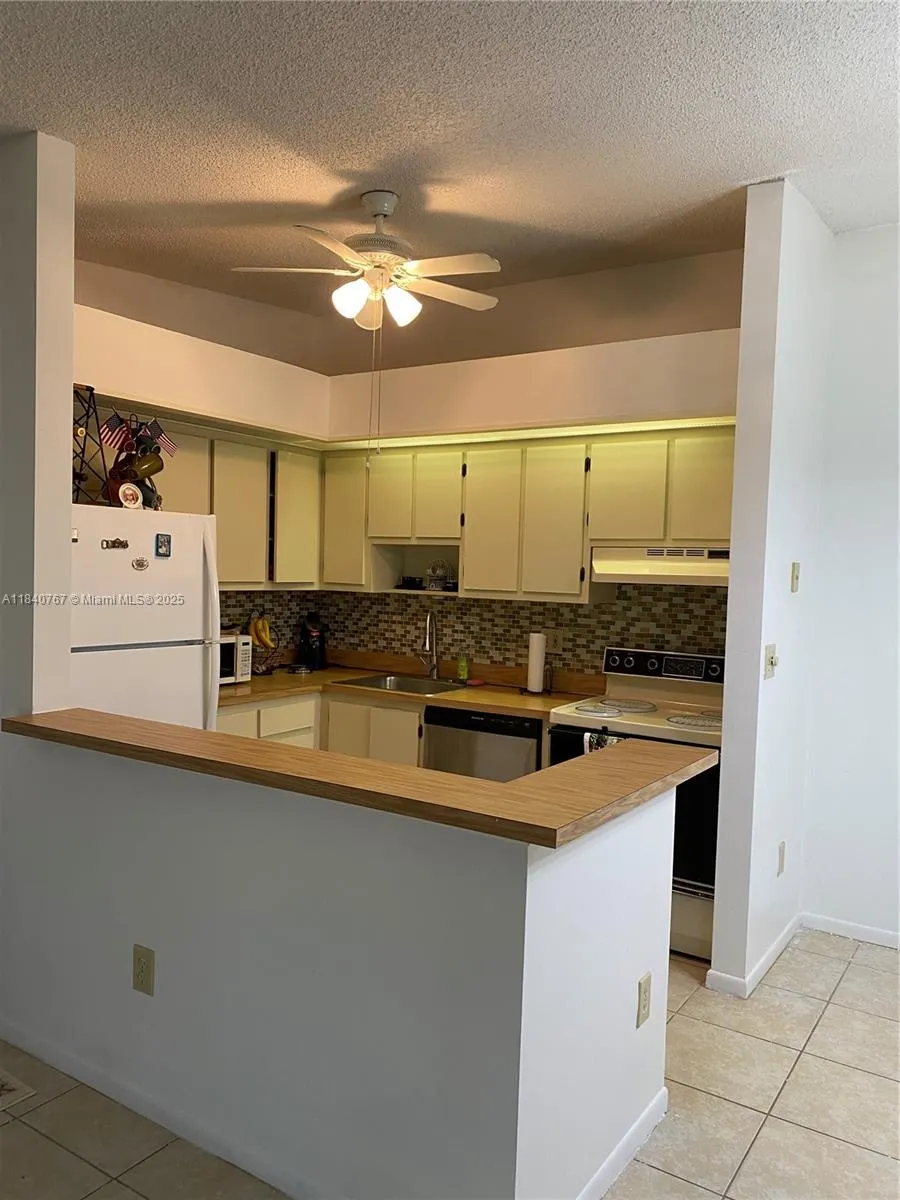 10407 E Clairmont Cir 210, Tamarac, Florida 33321, Tamarac, Florida 33321, 2 Bedrooms Bedrooms, ,1 BathroomBathrooms,Residential,For Sale,10407 E Clairmont Cir 210, Tamarac, Florida 33321,A11840767