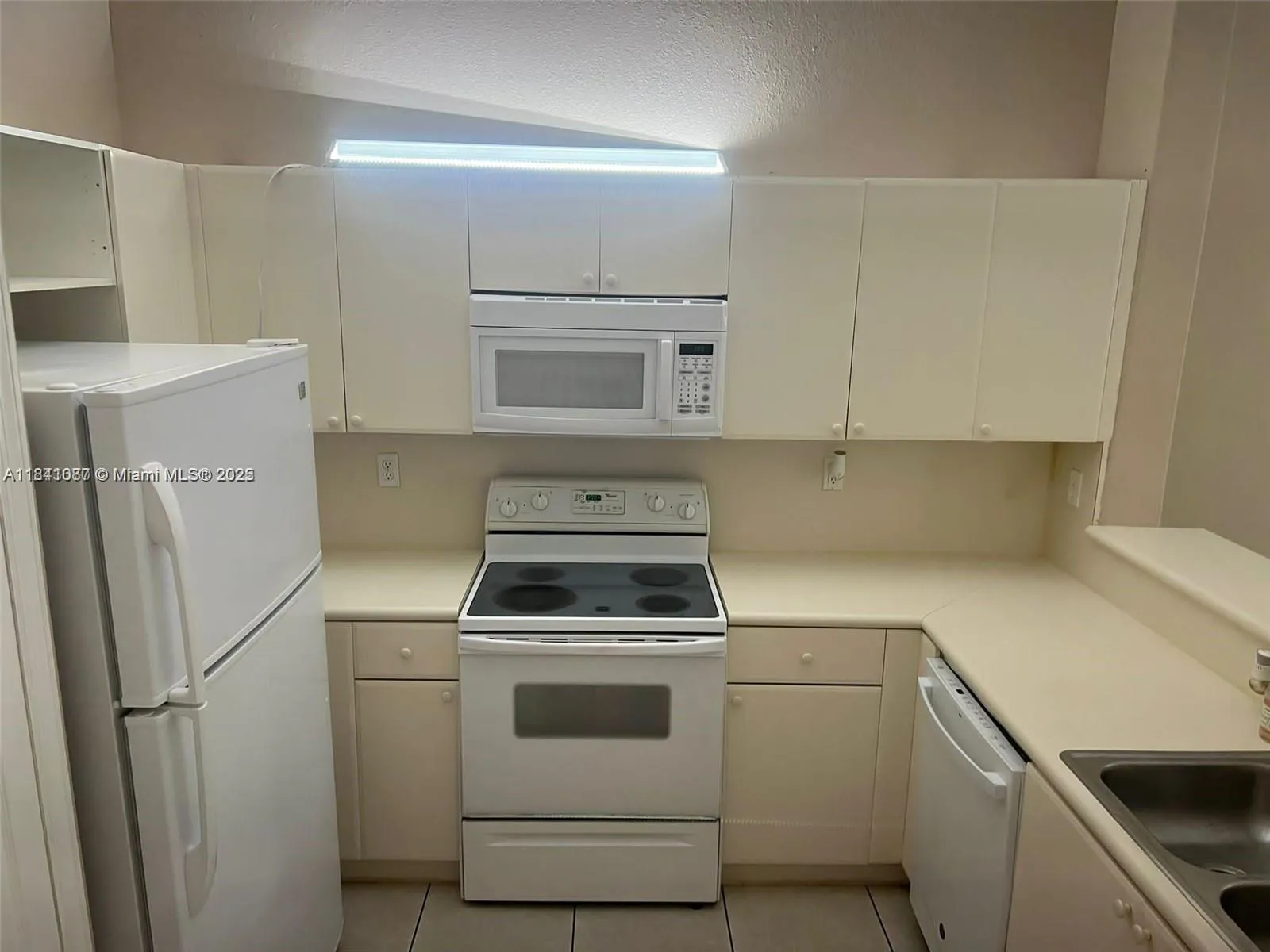1666 Se 27th Ct 208, Homestead, Florida 33035, Homestead, Florida 33035, 3 Bedrooms Bedrooms, ,2 BathroomsBathrooms,Residential,For Sale,1666 Se 27th Ct 208, Homestead, Florida 33035,A11841087