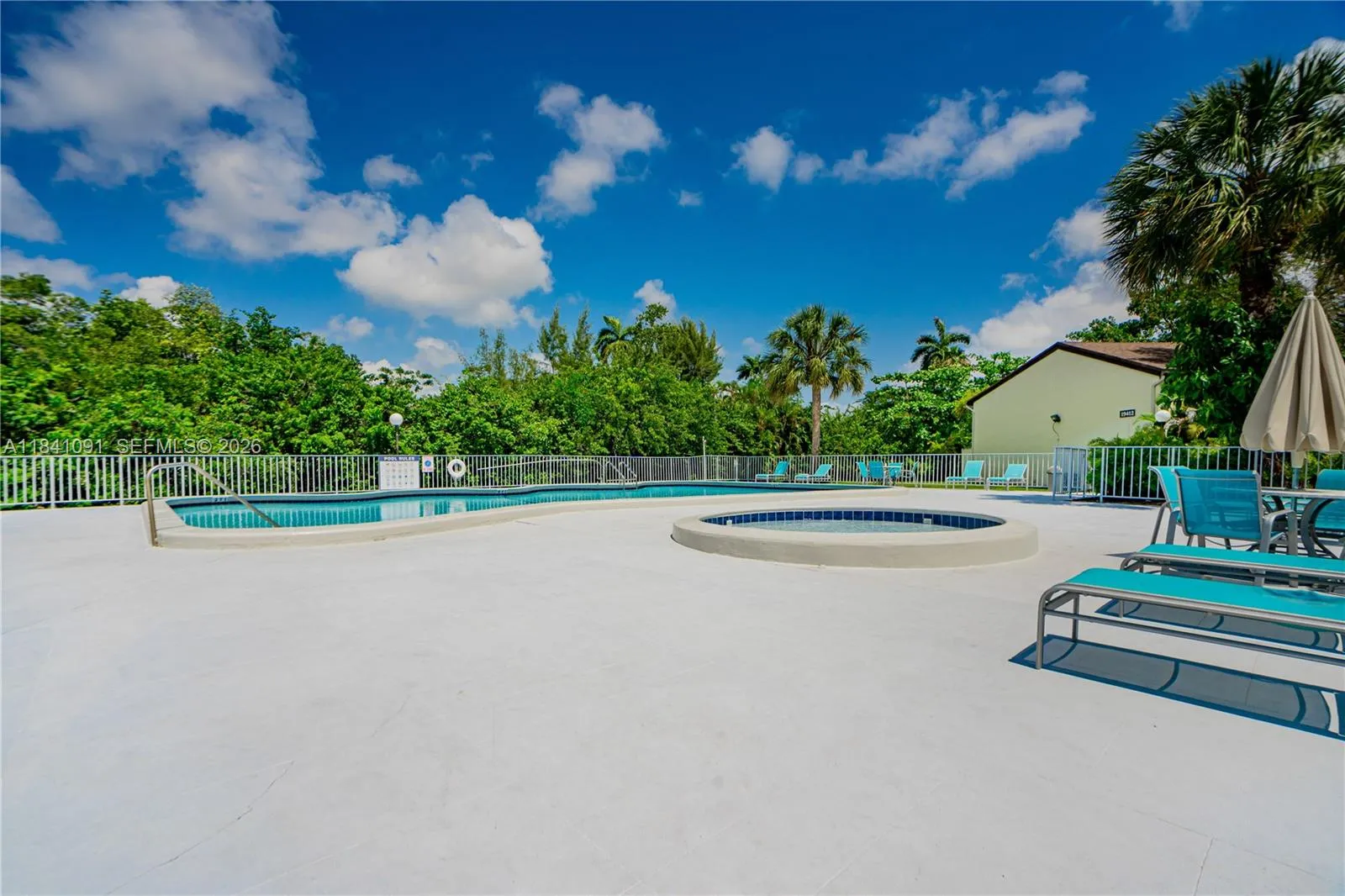 19200 Ne 25th Ave 323c, Miami, Florida 33180, Miami, Florida 33180, 3 Bedrooms Bedrooms, ,2 BathroomsBathrooms,Residential,For Sale,19200 Ne 25th Ave 323c, Miami, Florida 33180,A11841091