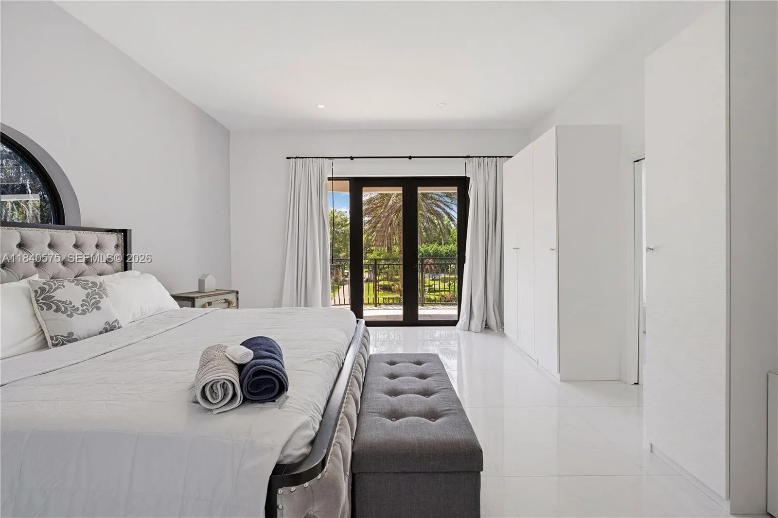 14401 Sunset Ln, Southwest Ranches, Florida 33330, Southwest Ranches, Florida 33330, 6 Bedrooms Bedrooms, ,6 BathroomsBathrooms,Residential Lease,For Rent,14401 Sunset Ln, Southwest Ranches, Florida 33330,A11840575