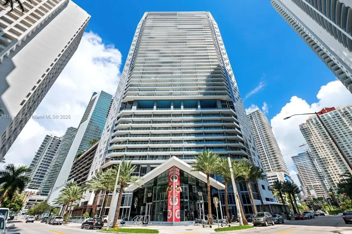 at 1300 Brickell Bay Dr, Miami, FL 33131 Unit For Rent 1 Bedroom 2 Bathrooms MLS# A11841366 Price $4,500 701