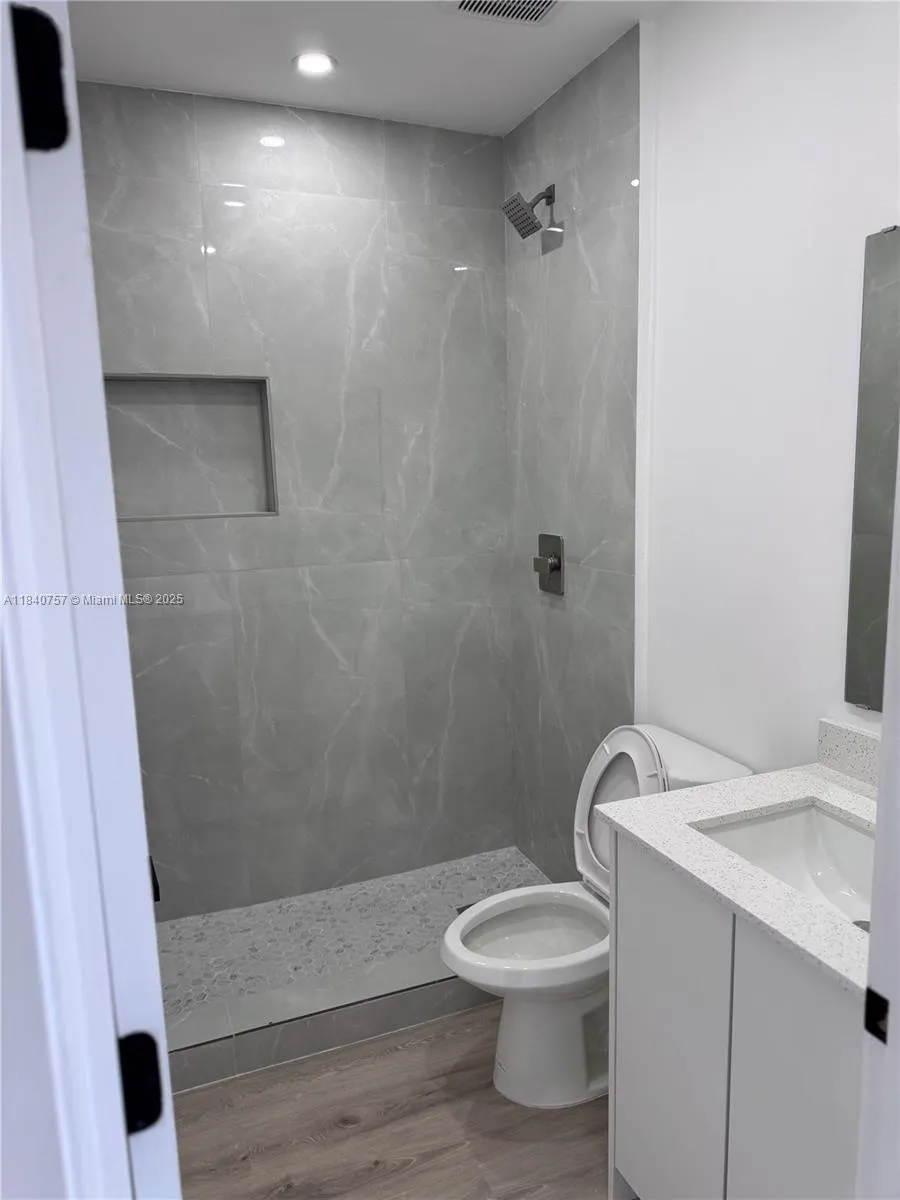 950 79th Ter, Miami Beach, Florida 33141, Miami Beach, Florida 33141, ,Residential Income,For Sale,950 79th Ter, Miami Beach, Florida 33141,A11840757