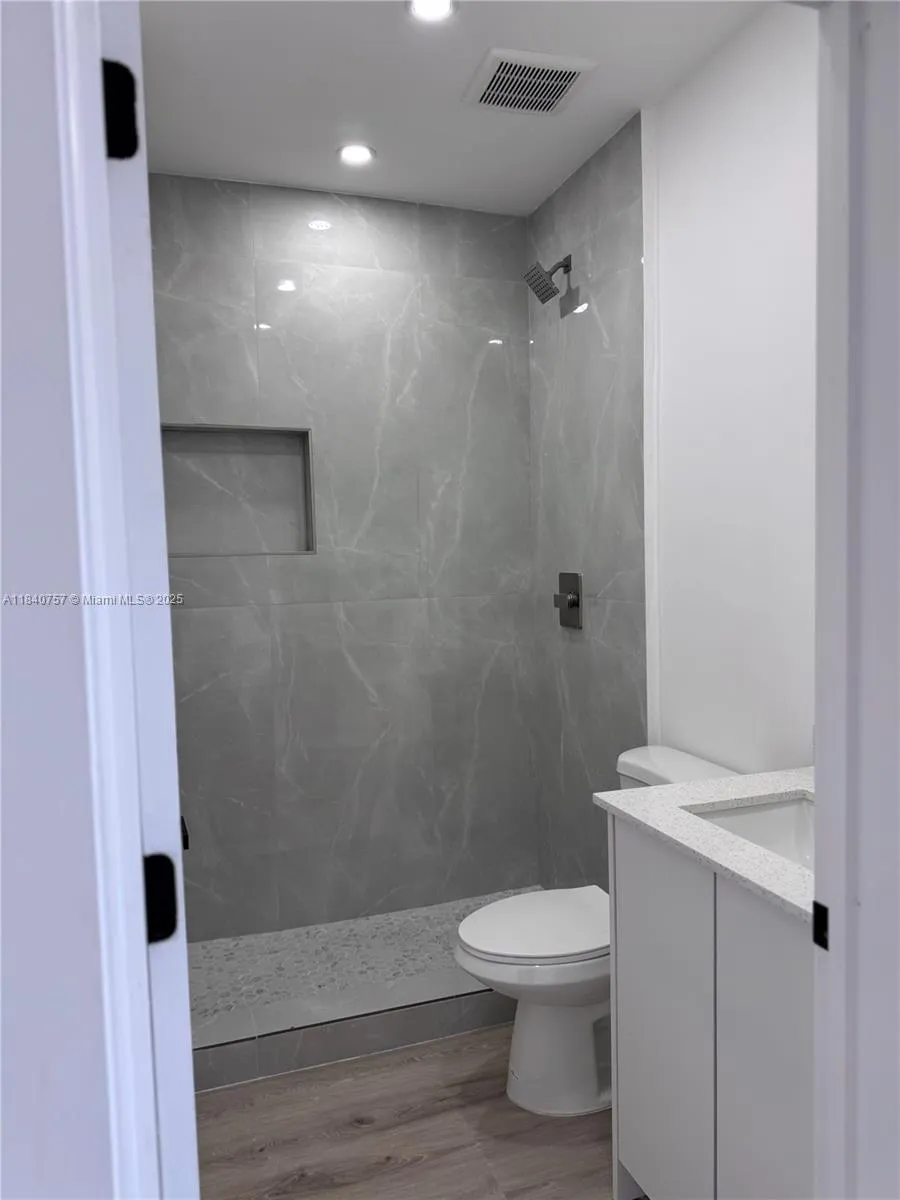 950 79th Ter, Miami Beach, Florida 33141, Miami Beach, Florida 33141, ,Residential Income,For Sale,950 79th Ter, Miami Beach, Florida 33141,A11840757