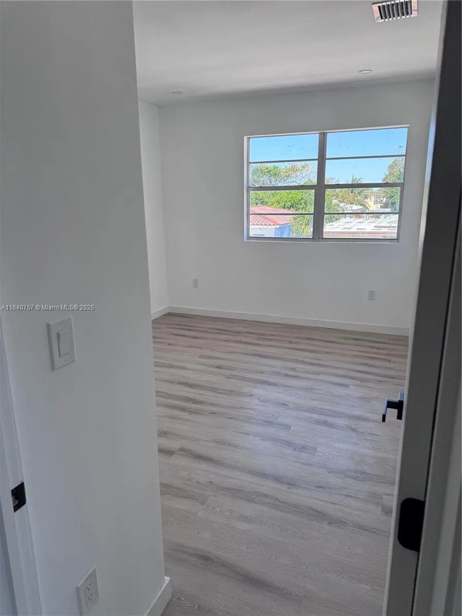 950 79th Ter, Miami Beach, Florida 33141, Miami Beach, Florida 33141, ,Residential Income,For Sale,950 79th Ter, Miami Beach, Florida 33141,A11840757