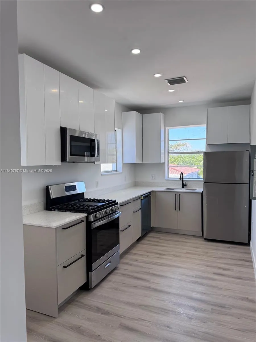 950 79th Ter, Miami Beach, Florida 33141, Miami Beach, Florida 33141, ,Residential Income,For Sale,950 79th Ter, Miami Beach, Florida 33141,A11840757