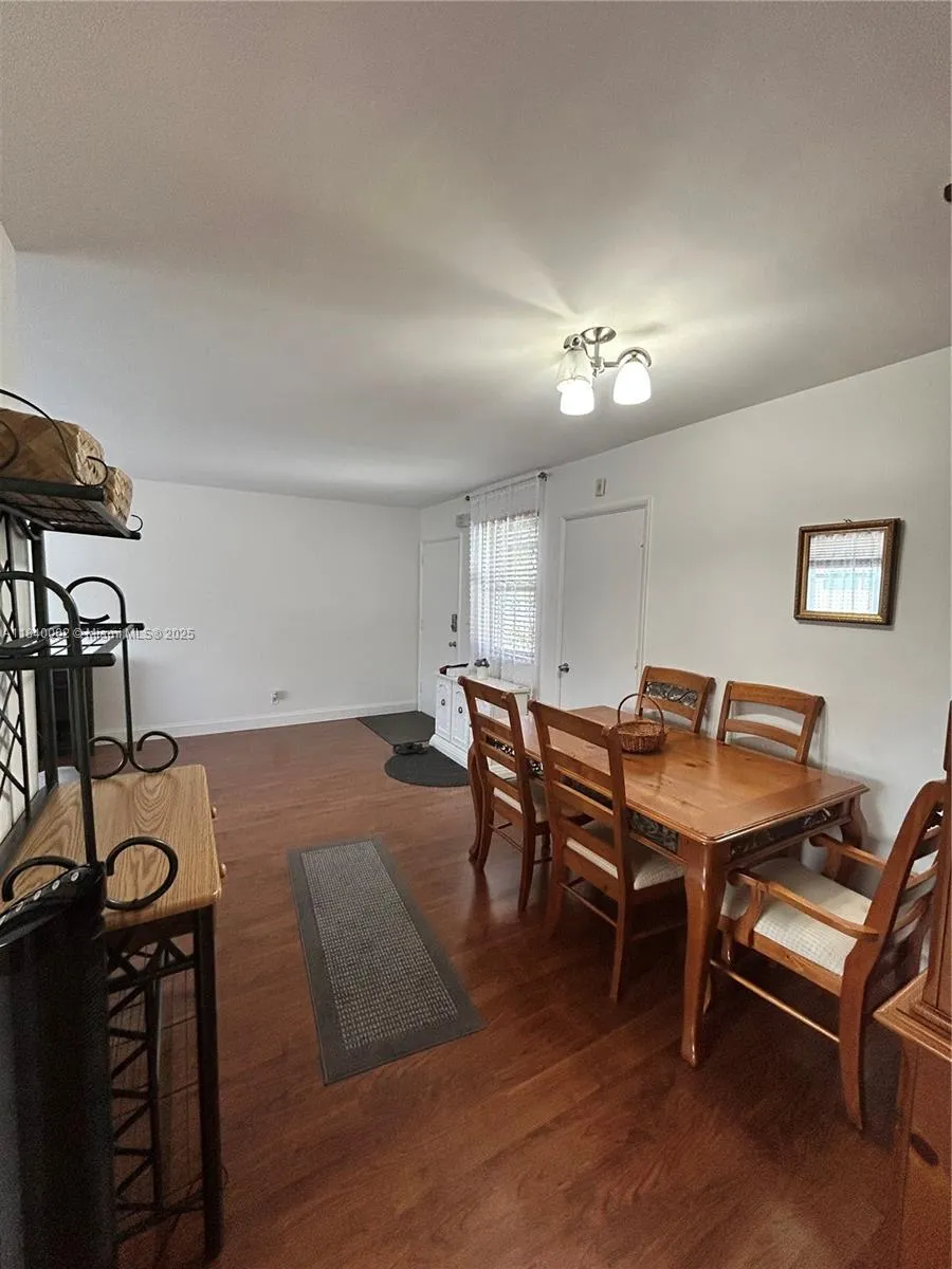 1717 Rodman St 15, Hollywood, Florida 33020, Hollywood, Florida 33020, 1 Bedroom Bedrooms, ,1 BathroomBathrooms,Residential,For Sale,1717 Rodman St 15, Hollywood, Florida 33020,A11840002