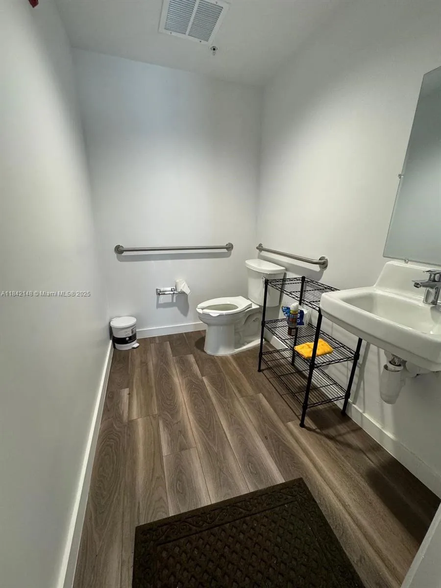 7265 Nw 74th St 12, Medley, Florida 33166, Medley, Florida 33166, ,Commercial Lease,For Rent,7265 Nw 74th St 12, Medley, Florida 33166,A11842148