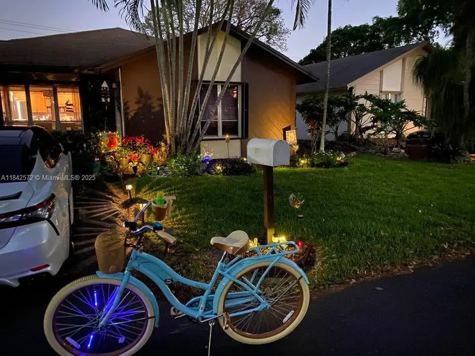 2078 Sw 71st Way, Davie, Florida 33317, Davie, Florida 33317, 4 Bedrooms Bedrooms, ,2 BathroomsBathrooms,Residential,For Sale,2078 Sw 71st Way, Davie, Florida 33317,A11842572