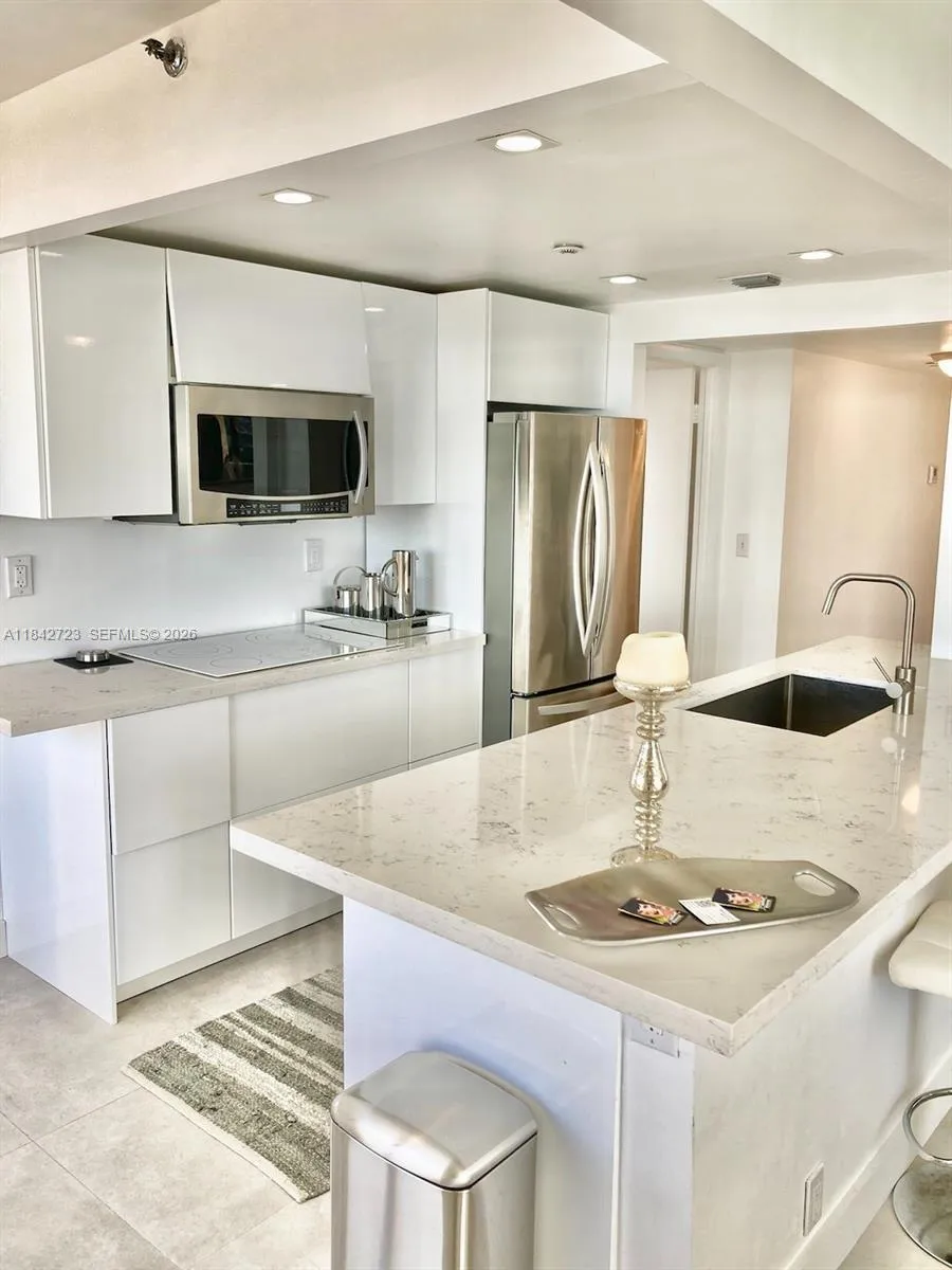 2555 Collins Ave Ph214, Miami Beach, Florida 33140, Miami Beach, Florida 33140, 1 Bedroom Bedrooms, ,2 BathroomsBathrooms,Residential Lease,For Rent,2555 Collins Ave Ph214, Miami Beach, Florida 33140,A11842723