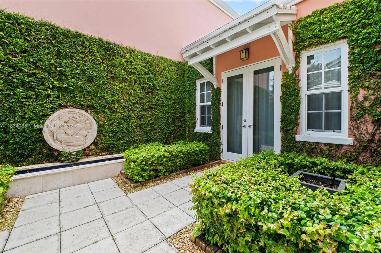 568 Loretto Ave 11, Coral Gables, Florida 33146, Coral Gables, Florida 33146, 3 Bedrooms Bedrooms, ,3 BathroomsBathrooms,Residential,For Sale,568 Loretto Ave 11, Coral Gables, Florida 33146,A11834035