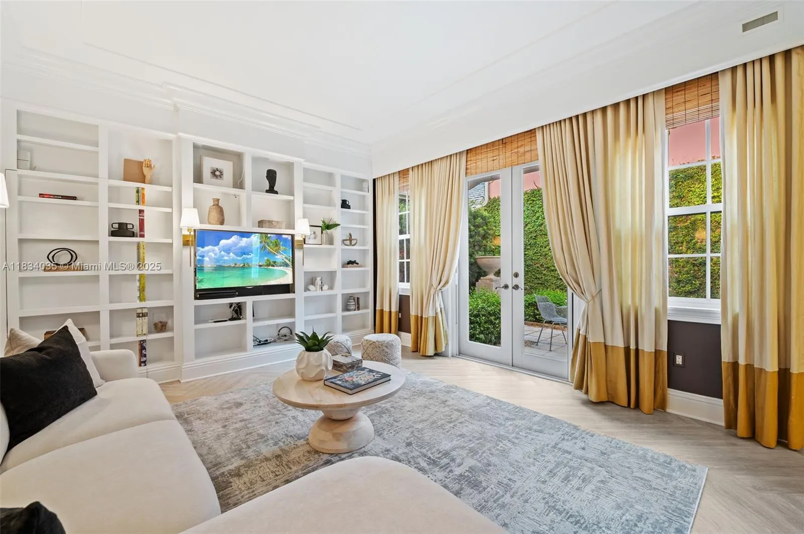 568 Loretto Ave 11, Coral Gables, Florida 33146, Coral Gables, Florida 33146, 3 Bedrooms Bedrooms, ,3 BathroomsBathrooms,Residential,For Sale,568 Loretto Ave 11, Coral Gables, Florida 33146,A11834035