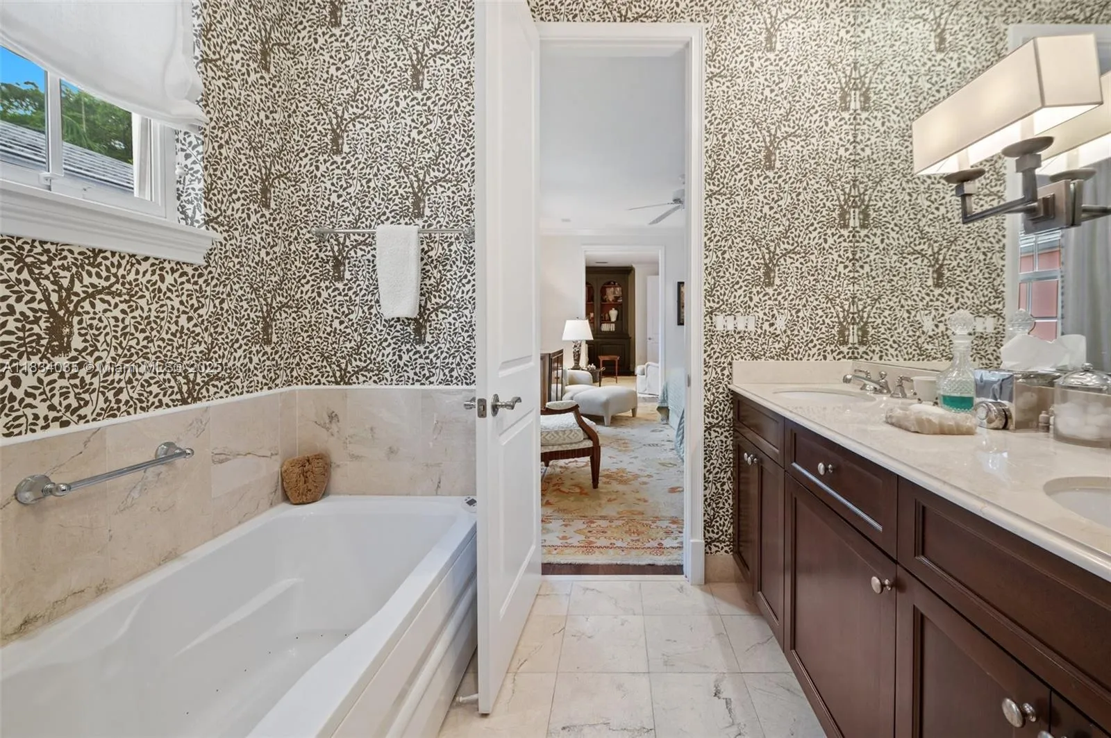 568 Loretto Ave 11, Coral Gables, Florida 33146, Coral Gables, Florida 33146, 3 Bedrooms Bedrooms, ,3 BathroomsBathrooms,Residential,For Sale,568 Loretto Ave 11, Coral Gables, Florida 33146,A11834035