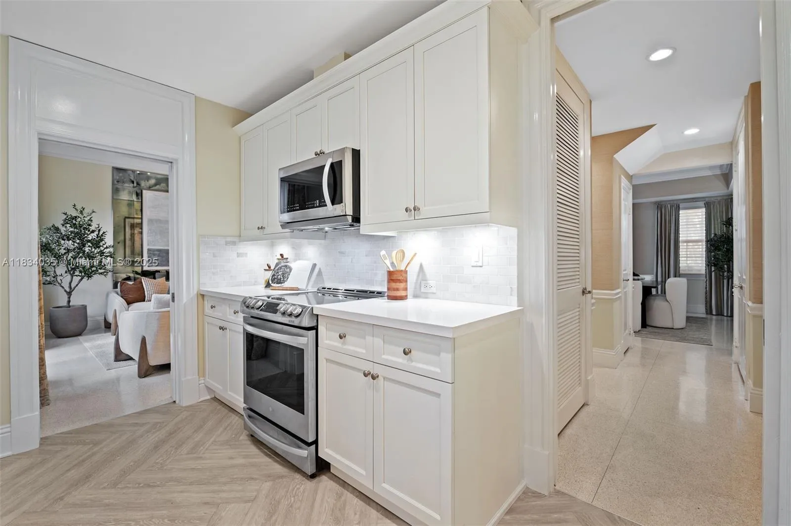 568 Loretto Ave 11, Coral Gables, Florida 33146, Coral Gables, Florida 33146, 3 Bedrooms Bedrooms, ,3 BathroomsBathrooms,Residential,For Sale,568 Loretto Ave 11, Coral Gables, Florida 33146,A11834035