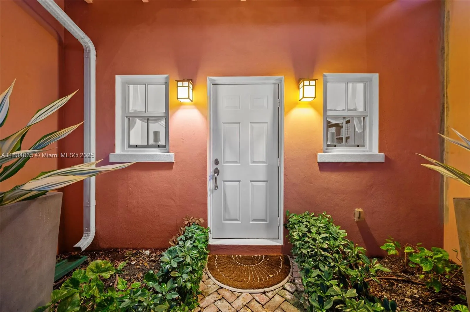 568 Loretto Ave 11, Coral Gables, Florida 33146, Coral Gables, Florida 33146, 3 Bedrooms Bedrooms, ,3 BathroomsBathrooms,Residential,For Sale,568 Loretto Ave 11, Coral Gables, Florida 33146,A11834035