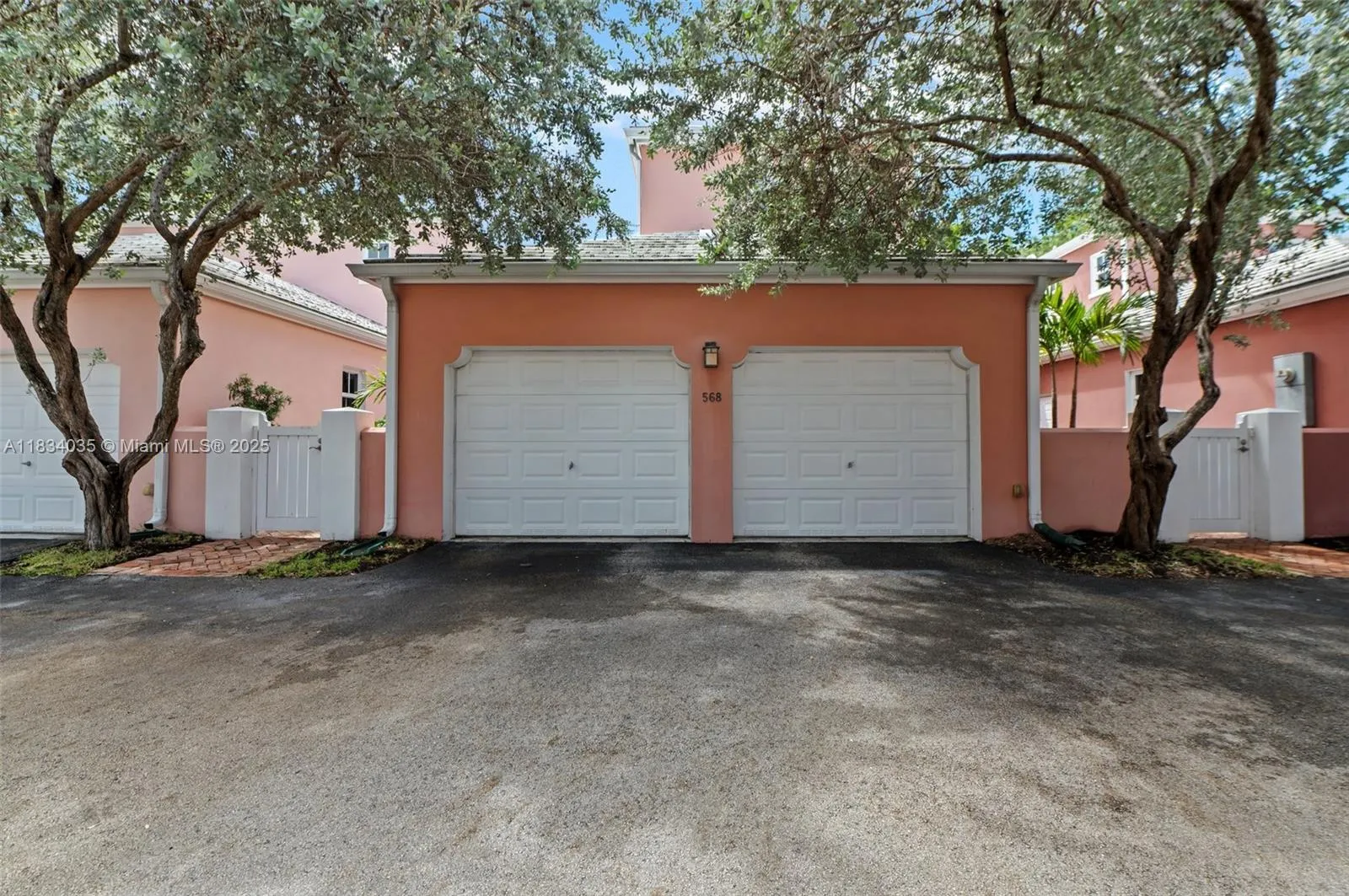 568 Loretto Ave 11, Coral Gables, Florida 33146, Coral Gables, Florida 33146, 3 Bedrooms Bedrooms, ,3 BathroomsBathrooms,Residential,For Sale,568 Loretto Ave 11, Coral Gables, Florida 33146,A11834035