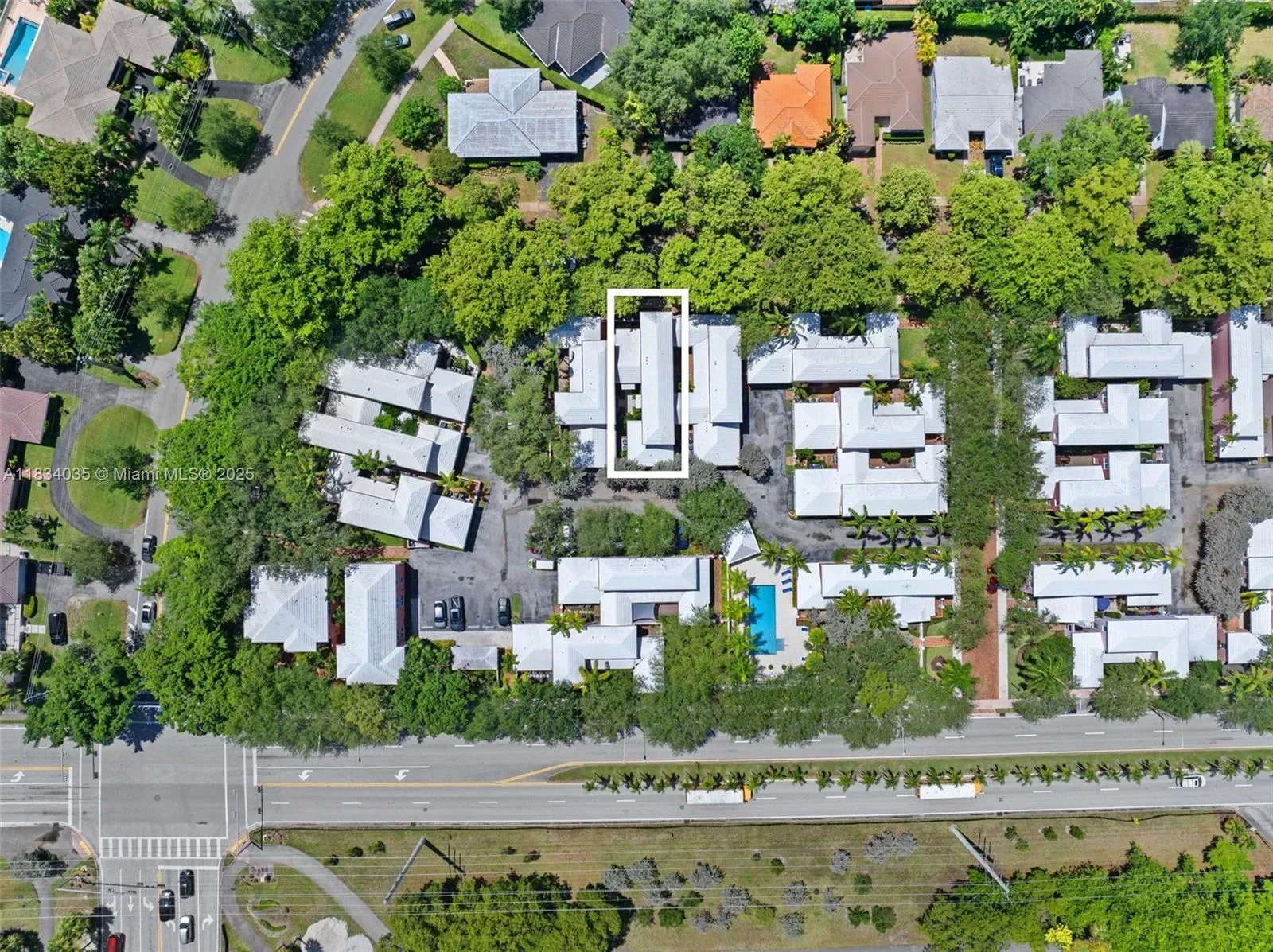 568 Loretto Ave 11, Coral Gables, Florida 33146, Coral Gables, Florida 33146, 3 Bedrooms Bedrooms, ,3 BathroomsBathrooms,Residential,For Sale,568 Loretto Ave 11, Coral Gables, Florida 33146,A11834035