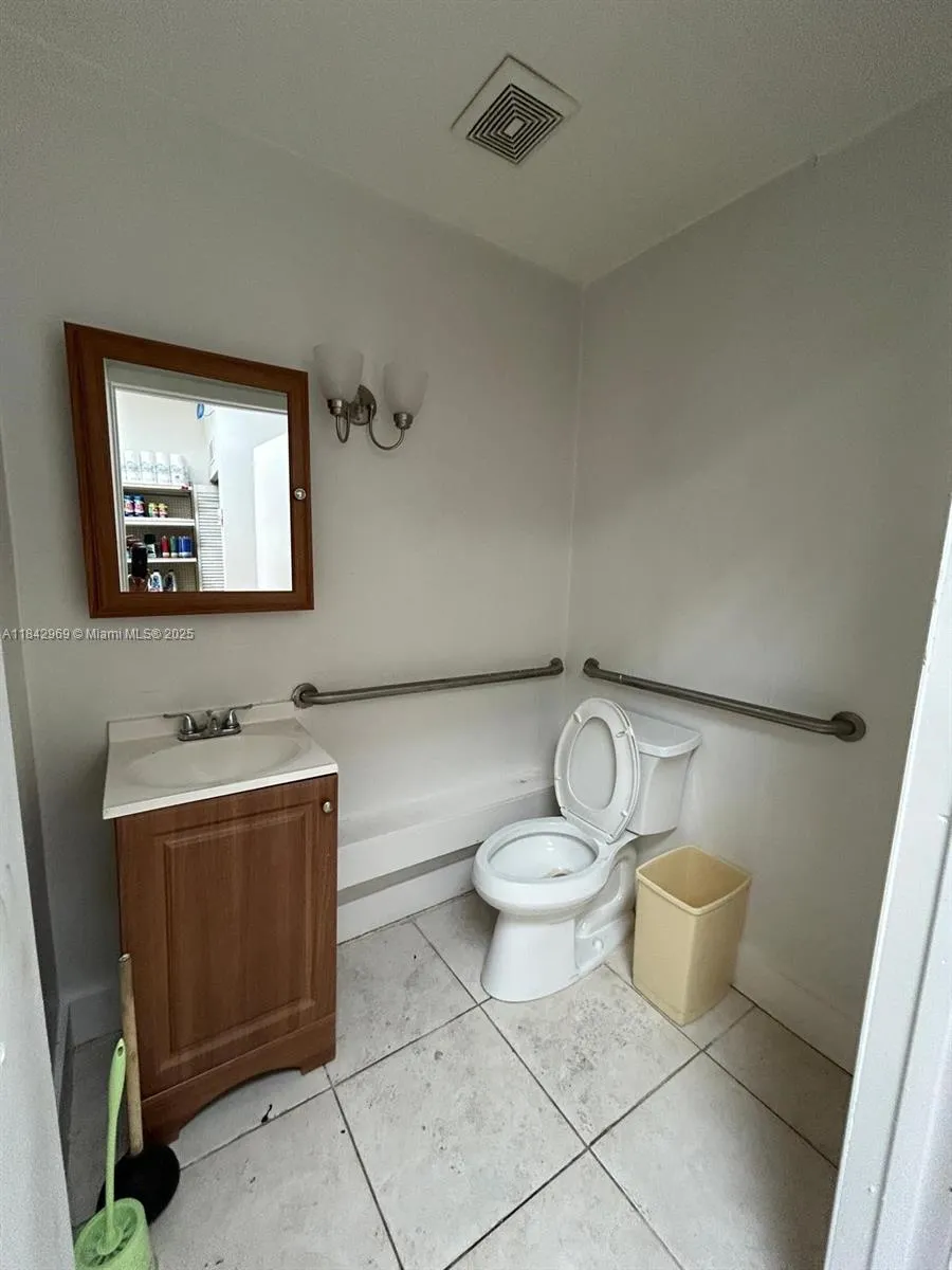 622 E 9th Street, Hialeah, Florida 33010, Hialeah, Florida 33010, ,Business Opportunity,For Sale,622 E 9th Street, Hialeah, Florida 33010,A11842969