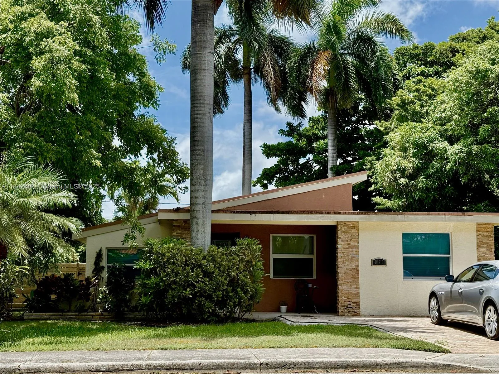 960 Ne 82nd St, Miami, Florida 33138, Miami, Florida 33138, 2 Bedrooms Bedrooms, ,2 BathroomsBathrooms,Residential,For Sale,960 Ne 82nd St, Miami, Florida 33138,A11842804