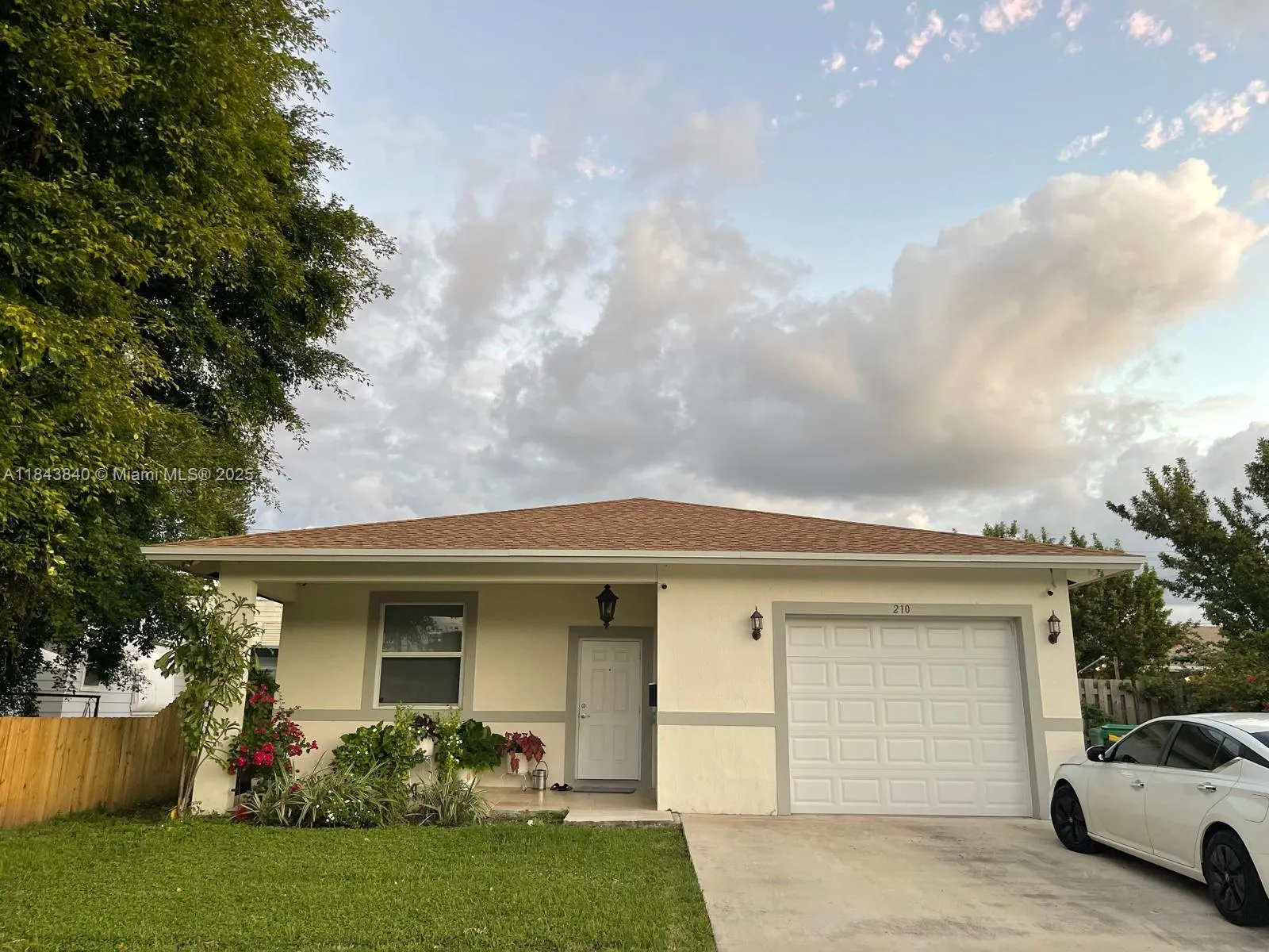 210 Sw 4th St 210, Dania Beach, Florida 33004, Dania Beach, Florida 33004, 3 Bedrooms Bedrooms, ,2 BathroomsBathrooms,Residential Lease,For Rent,210 Sw 4th St 210, Dania Beach, Florida 33004,A11843840